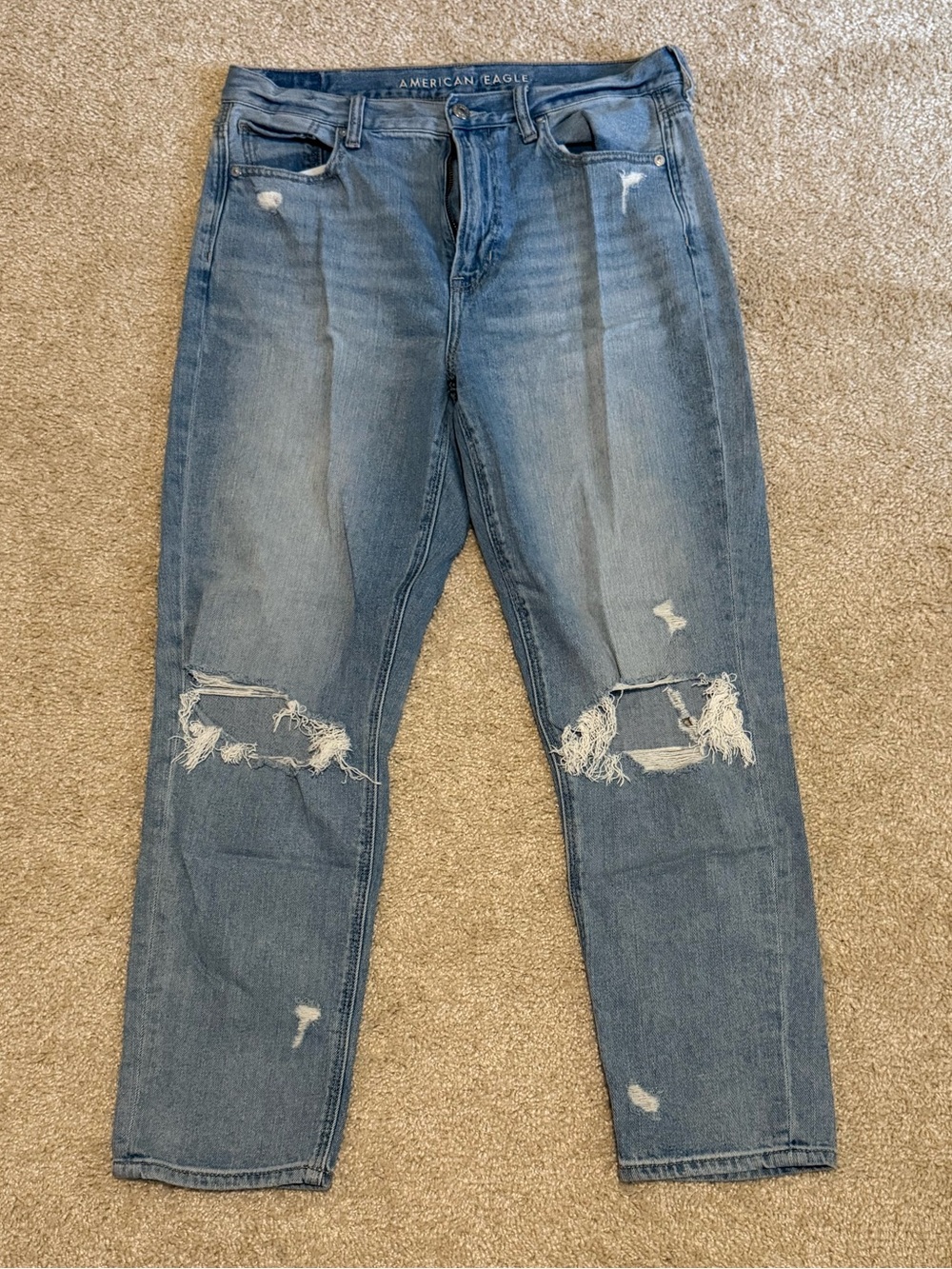 American Eagle Outfitters Women’s Mom Jean